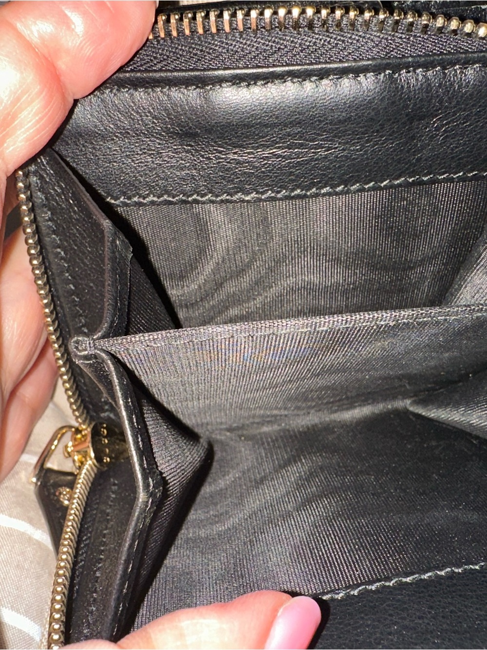 Gucci Black Embossed Leather Zip Around Wallet - Picture 8 of 16